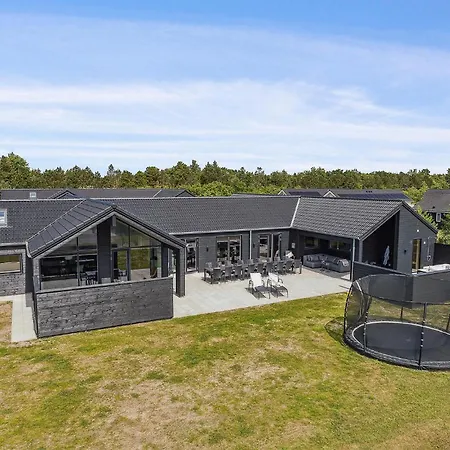 Prázdninový dům Lovely In With Sauna *